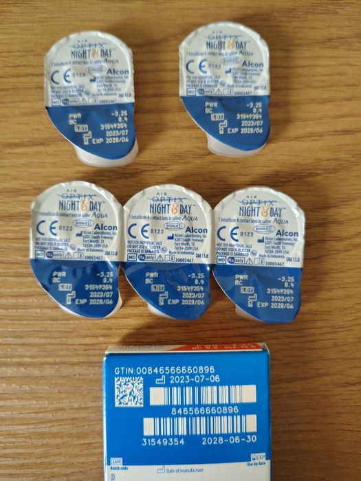 Контактні лінзи Alcon AIR OPTIX night&day -3,25