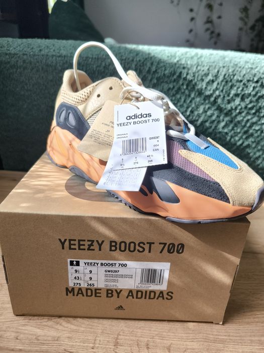 Yeezy 700 Enflame Amber 43 1/3