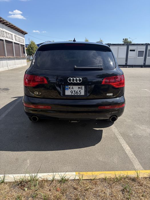 Продам авто Audi Q7