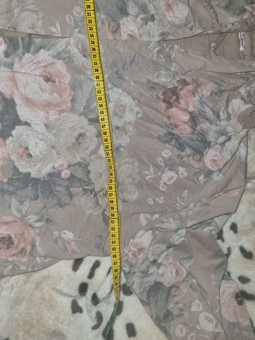 Piękna włoska bluza w kwiaty.