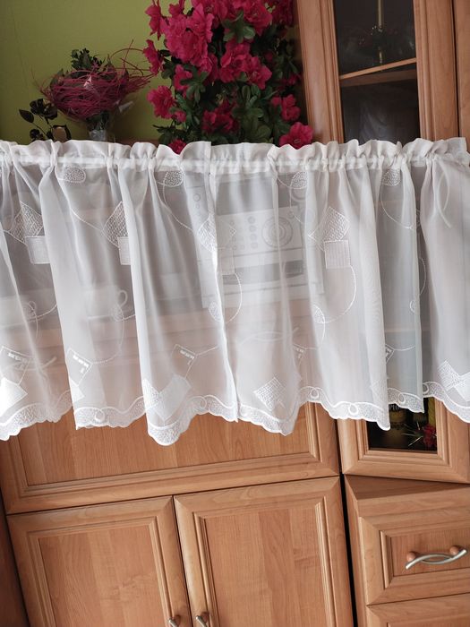 Zazdrostki, 2 sztuki - haftowany woal.