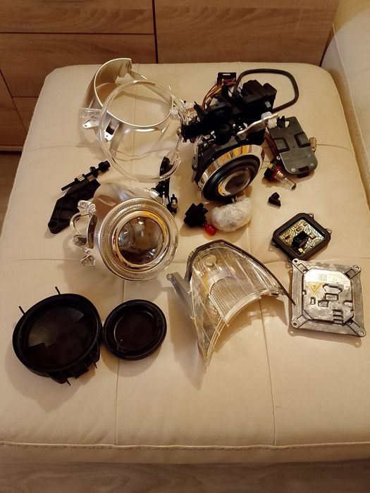 Sprzedam kompletne wnętrzności reflektora