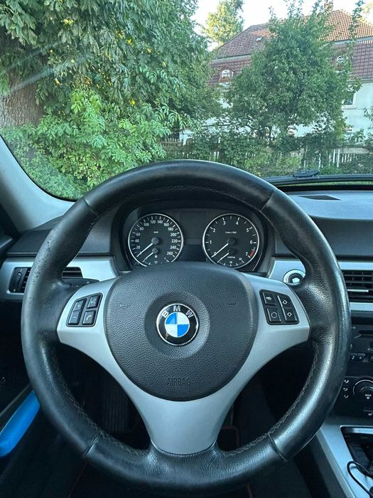 BMW Seria 3 E90 Czarna