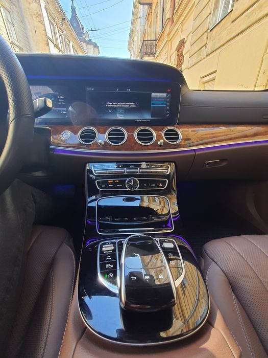 Mercedes-Benz E300 4matic W213