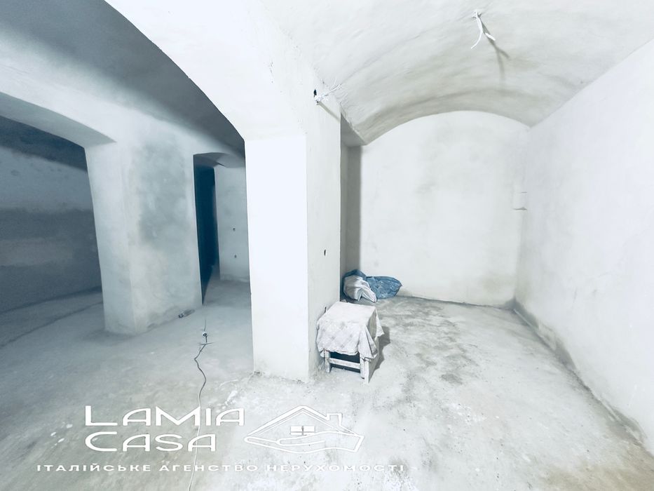 Продаж комерційного приміщення вул. Вавілова (центр)