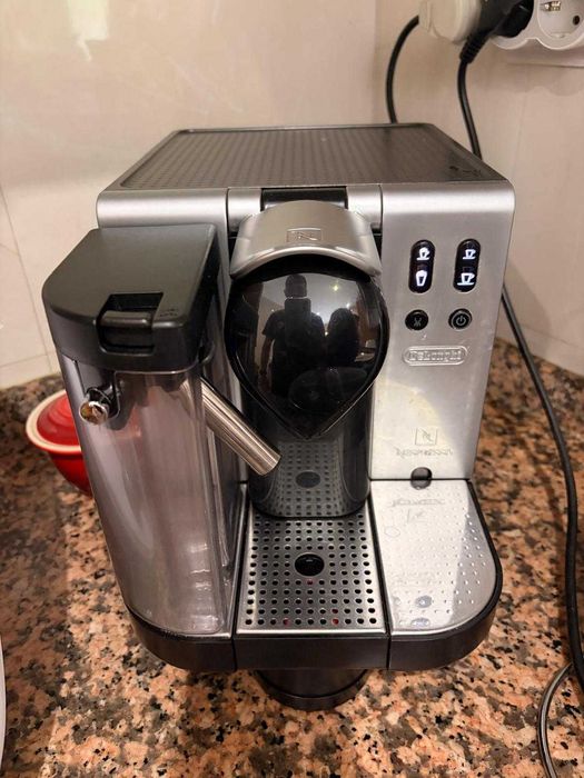 Nespresso DeLonghi Lattissima EN660