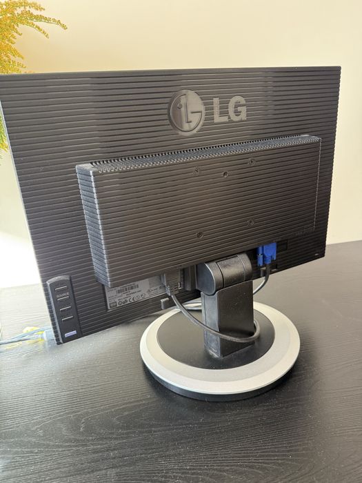 Монітор LG Flatron 19’