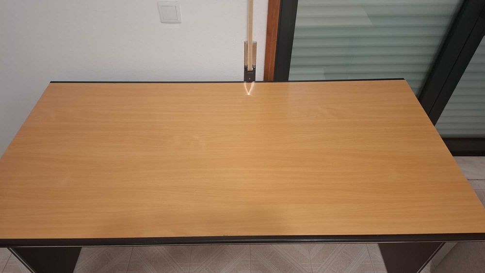 Secretária de madeira