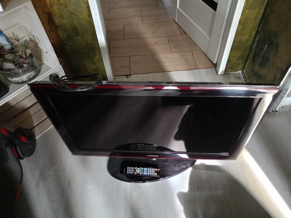 Witam sprzedam telewizor Samsung