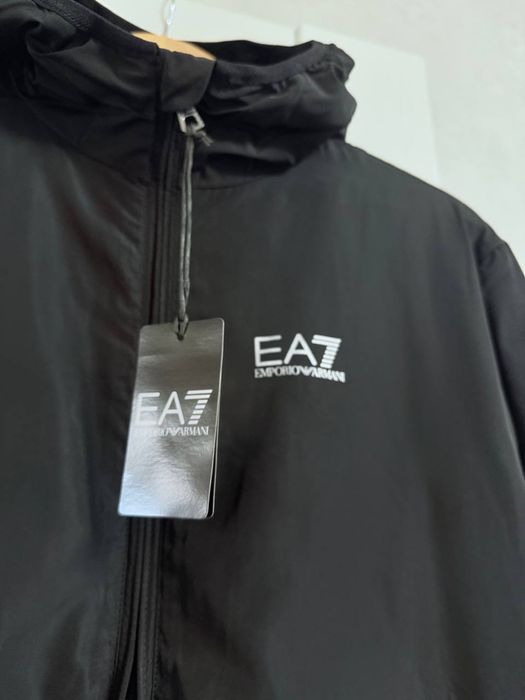 Вітровка EA7 Emporio .