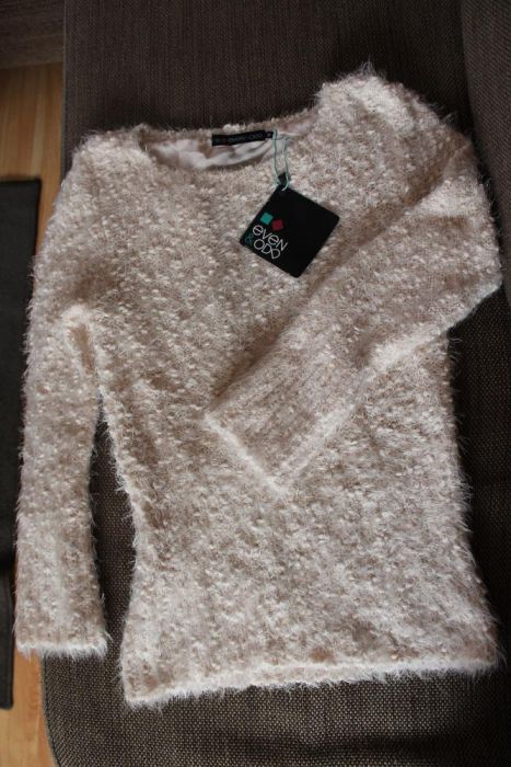 nowy sweter pastelowy nude rozmiar M / 38 do 40