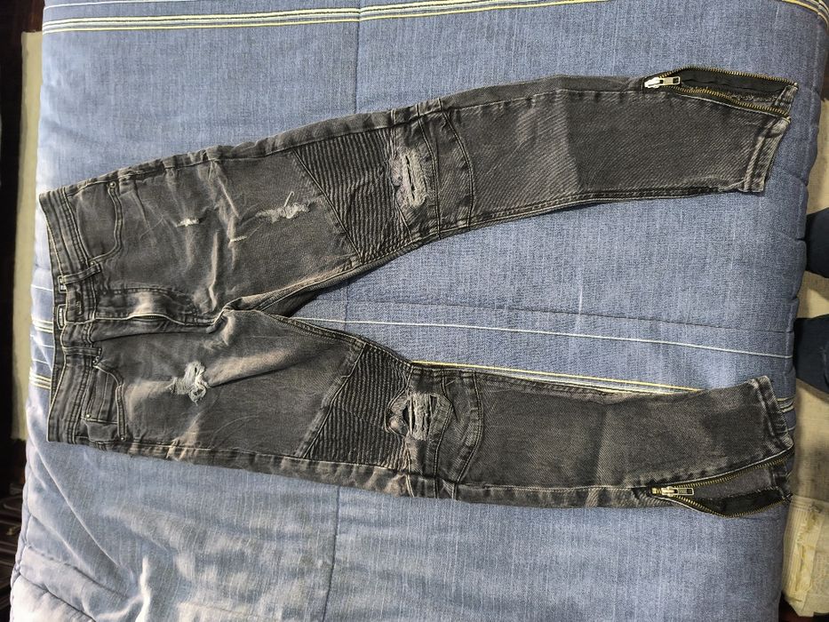 Calças semi usadas