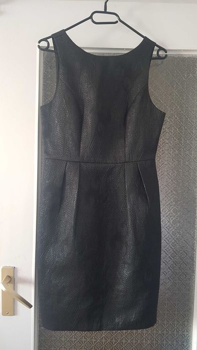 Sukienka mala czarna z połyskiem r.S (36)