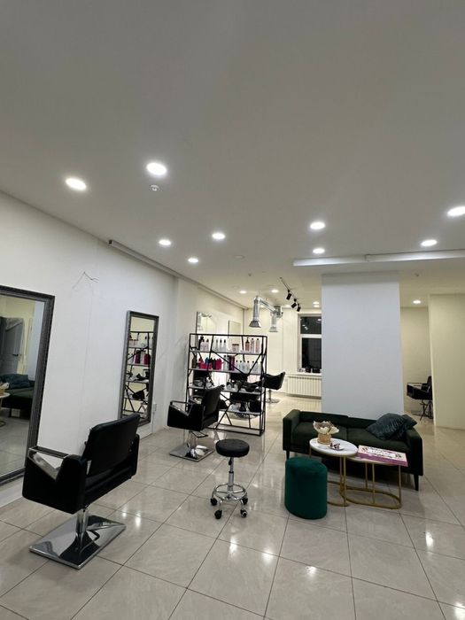 Оренда окремого перукарського кабінету ( центр міста )