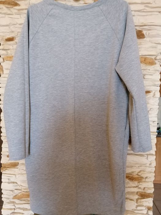 Sukienka z długim rękawem