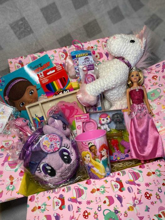 Подарункові бокси подарунок сюрприз