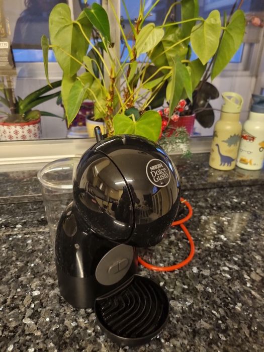 Máquina Dolce Gusto em excelente estado