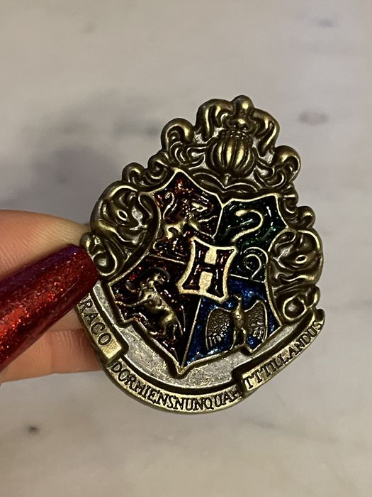 Przypinka badge Harry Potter Hogwart Gryffindor Slytherin Ravenclaw