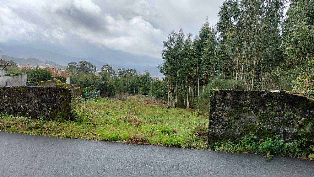 Vende-se terreno para construir moradia