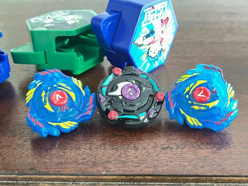 Conjunto de 3 Beyblades McDonald’s 2020 – Valt & Silas