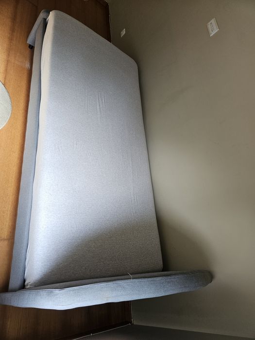 Cama individual IKEA Hauga 200x90 + colchão IKEA Hamarvik