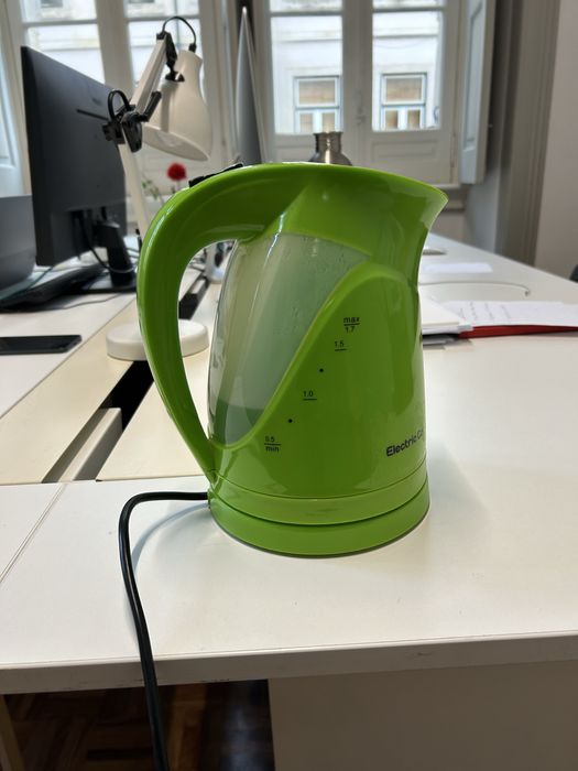 Fervedor de água / chameira elétrica Eketric Co