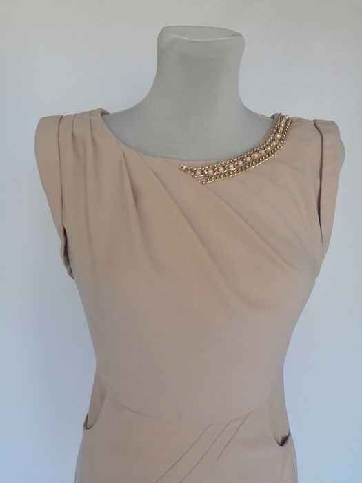 Beżowa krótka dopasowana elegancka sukienka koktailowa Lucy & Co 38 M