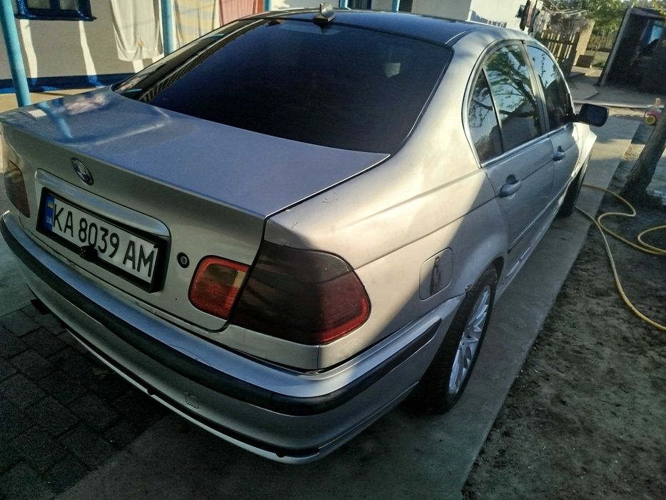 Автомобиль БМВ е46