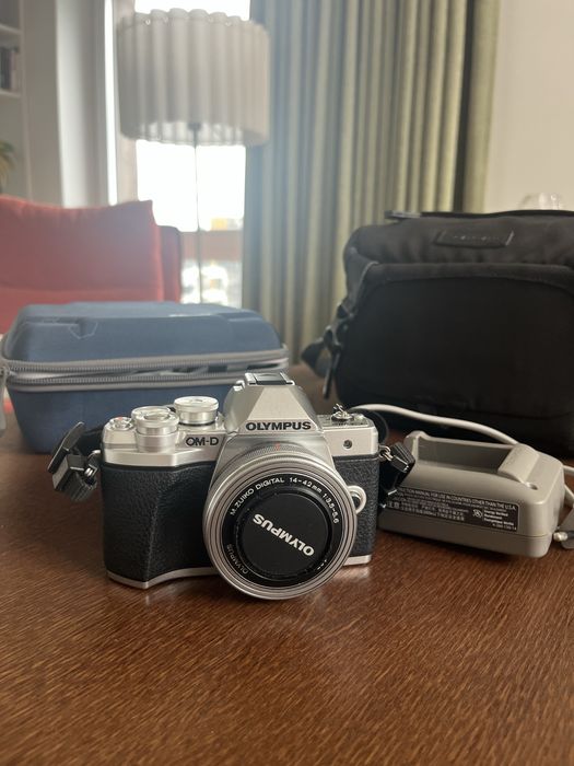 Olympus OM-D E-M10 Mark III + M.Zuiko 14–42 mm EZ – kompletny zestaw