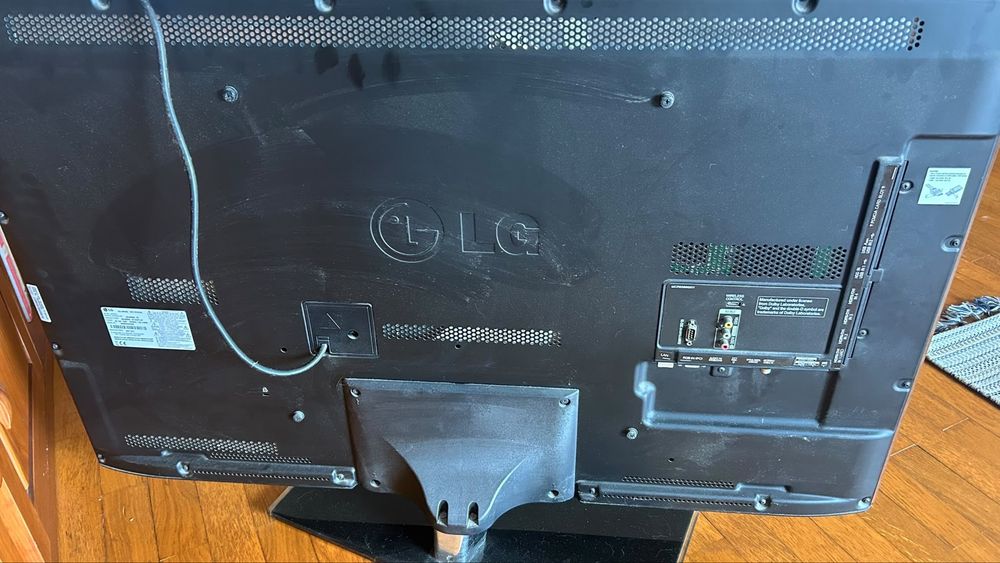 Tv LG avariada para peças