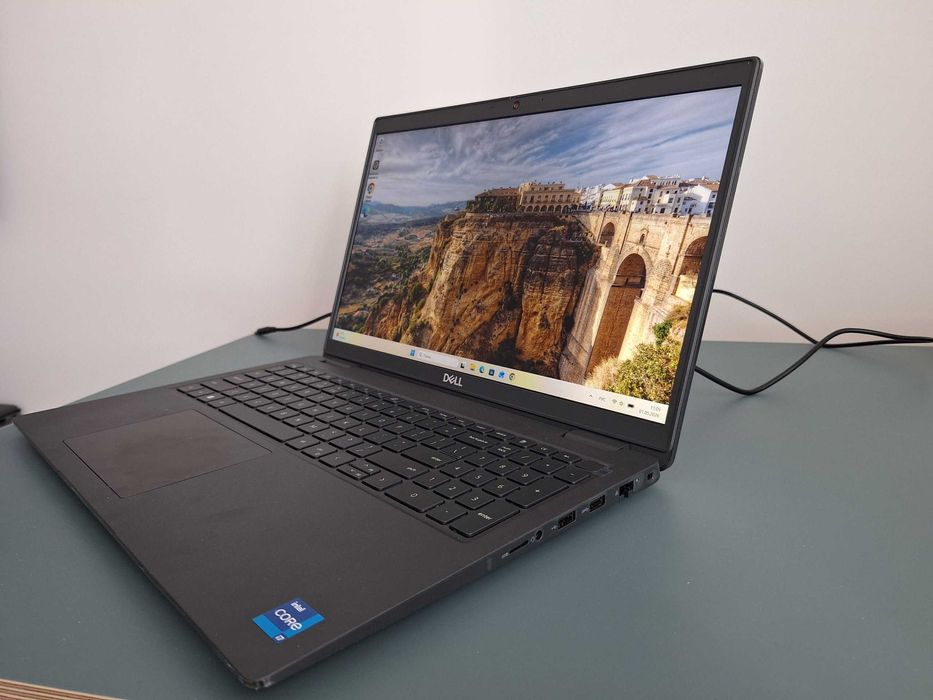 Laptop Dell Latitude 3520