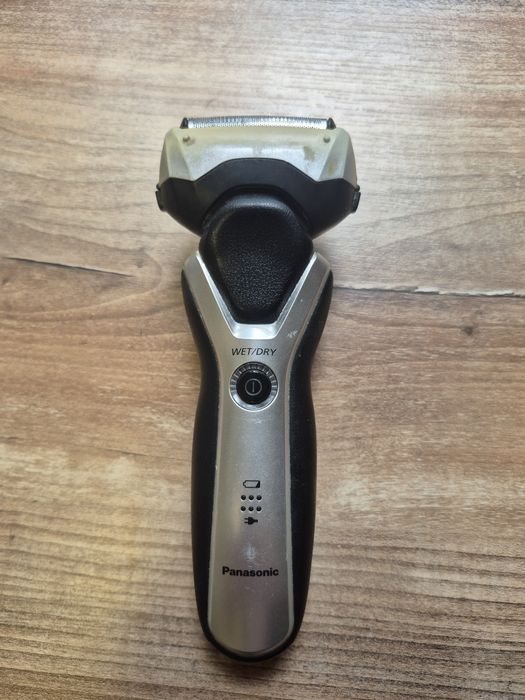Продам бритву  Panasonic ES- Rt87
