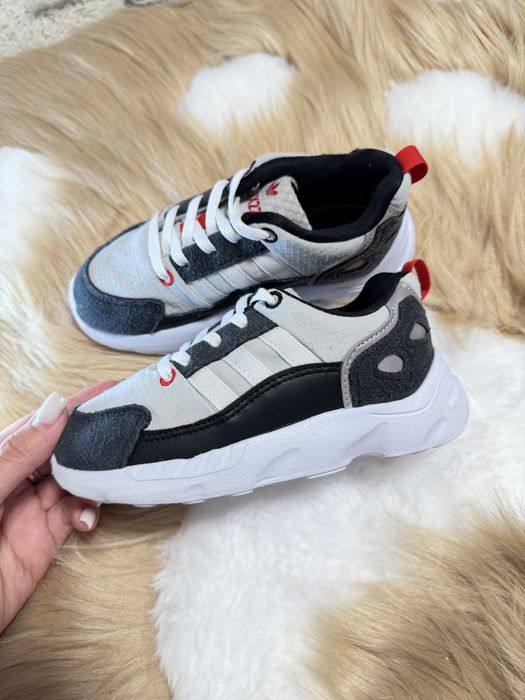 Продам кросівки, adidas, орігінал.