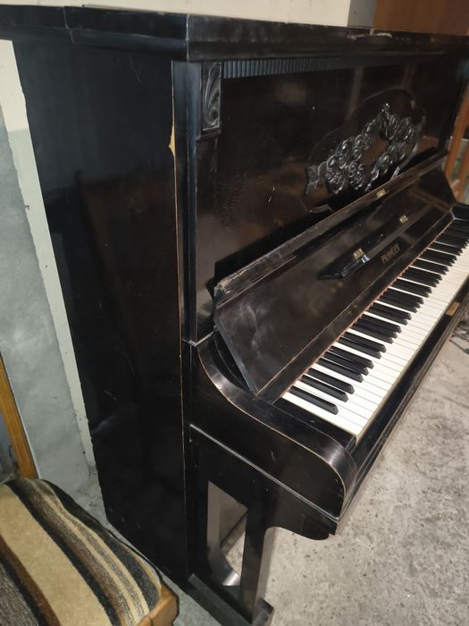 Piano czarne sprawne