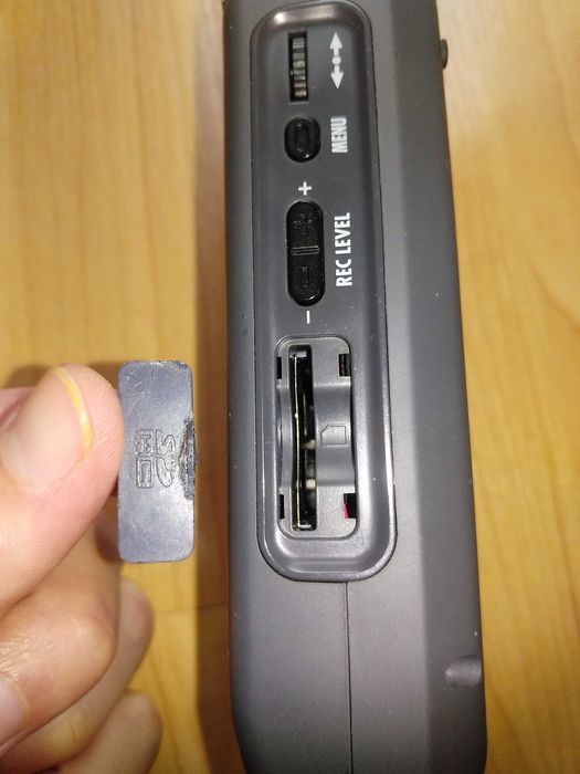 Zoom H4n Portable Digital Audio Recorder