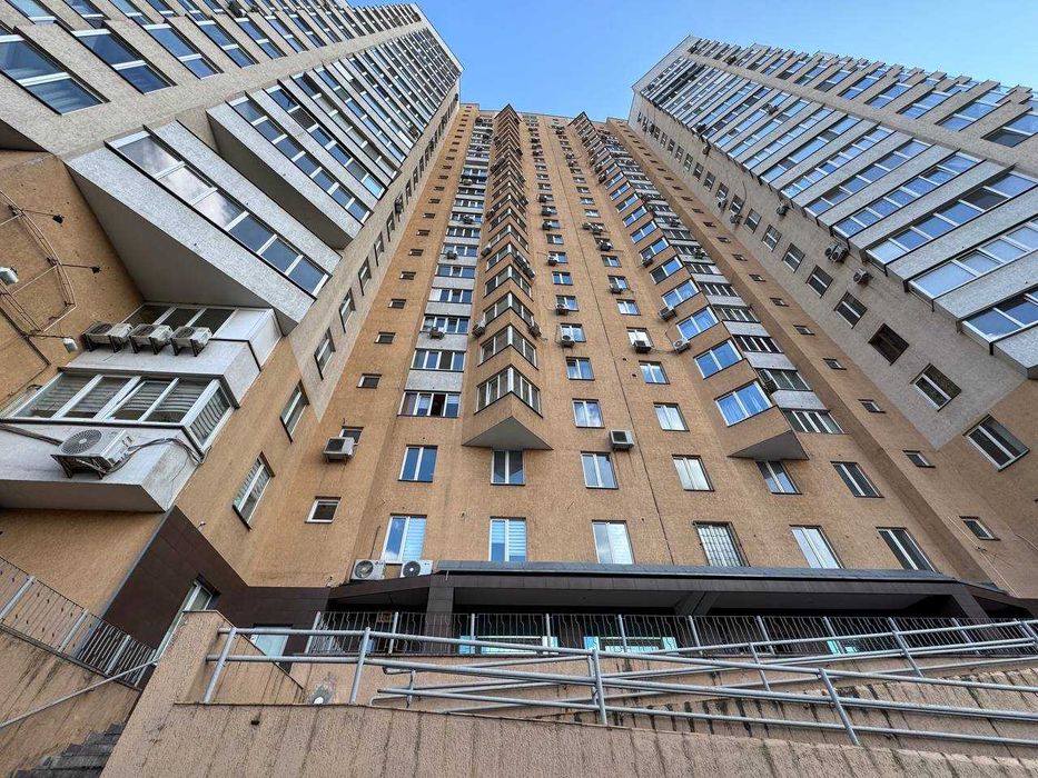 Просторий офіс з ремонтом та меблями в Голосіївському р-ні Києва