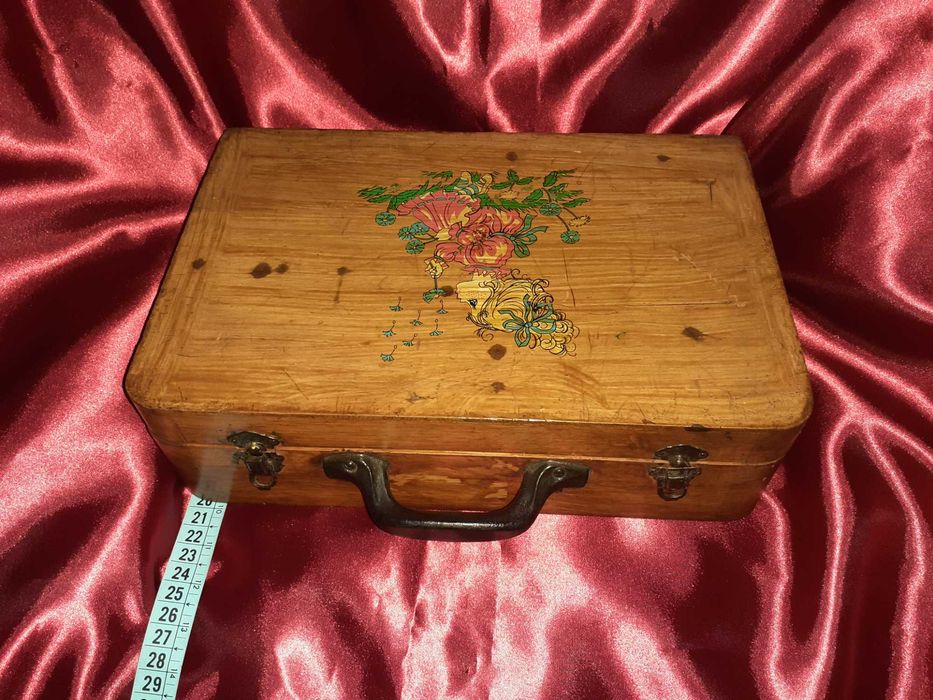 Mala em Madeira forrada