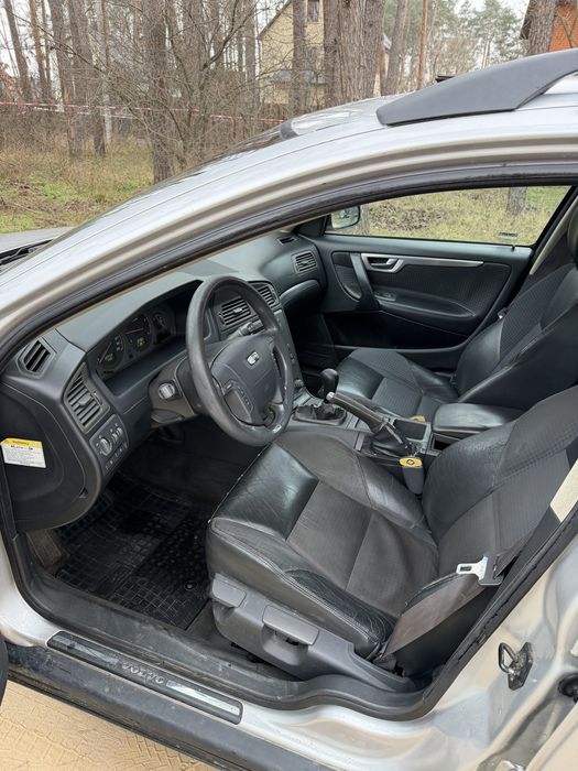 Volvo XC 70 2.4 дизель механика 2004 год