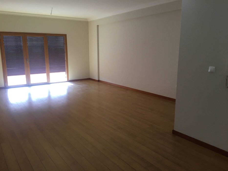 Apartamento T4 colinas do cruzeiro arrenda-se