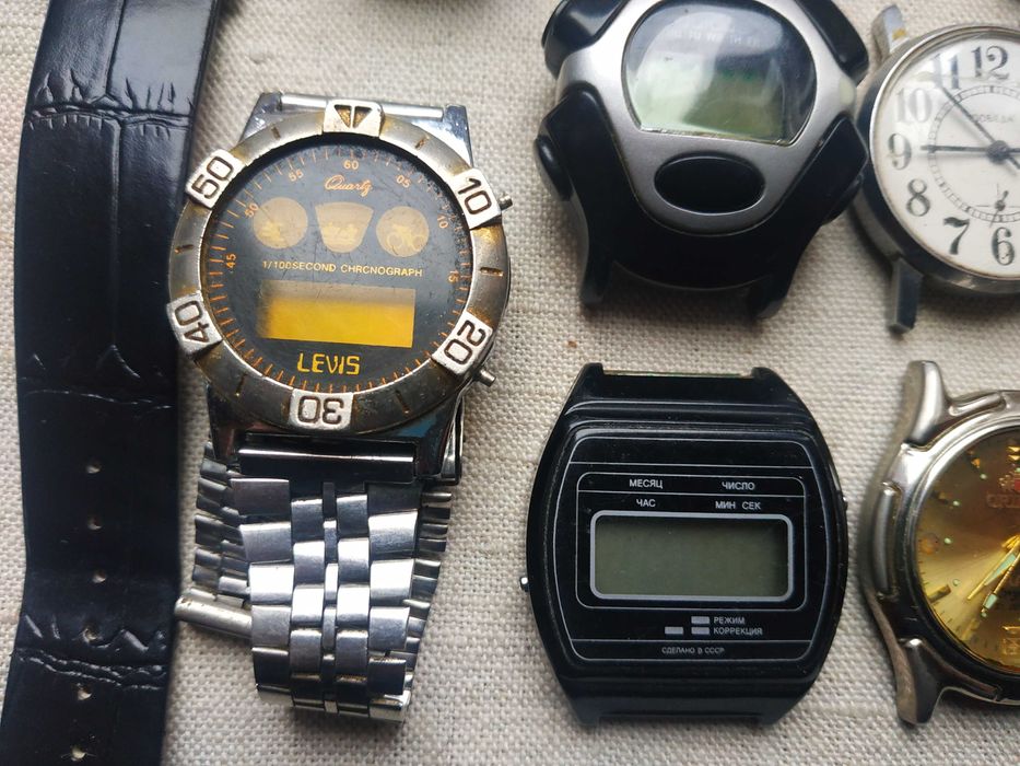 лот часов под реставрацию