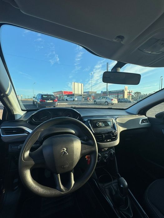 Peugeot 2008 — fotografia 8