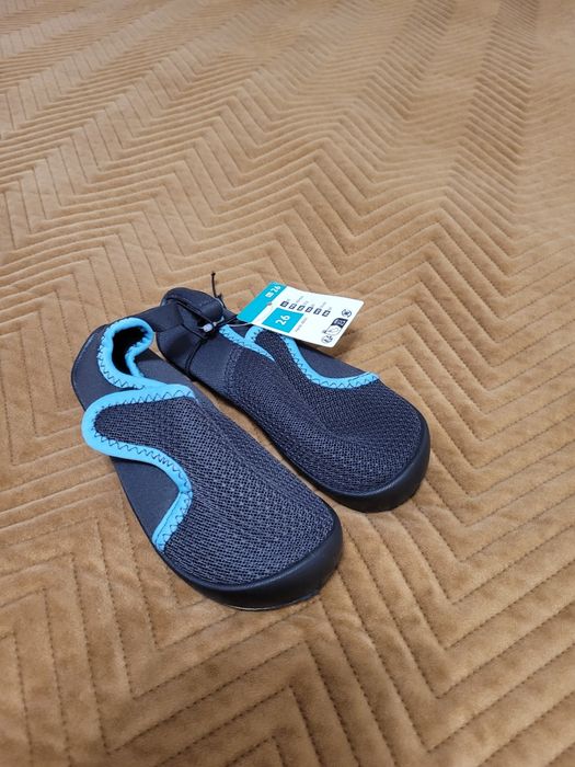 Antypoślizgowe, miękkie, lekkie buciki, kapcie, buty na basen