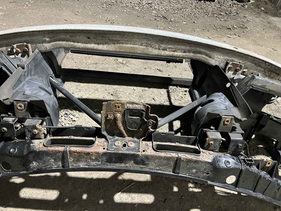 Pas przod przedni bmw e83 x3 wzmocnienie czolowka