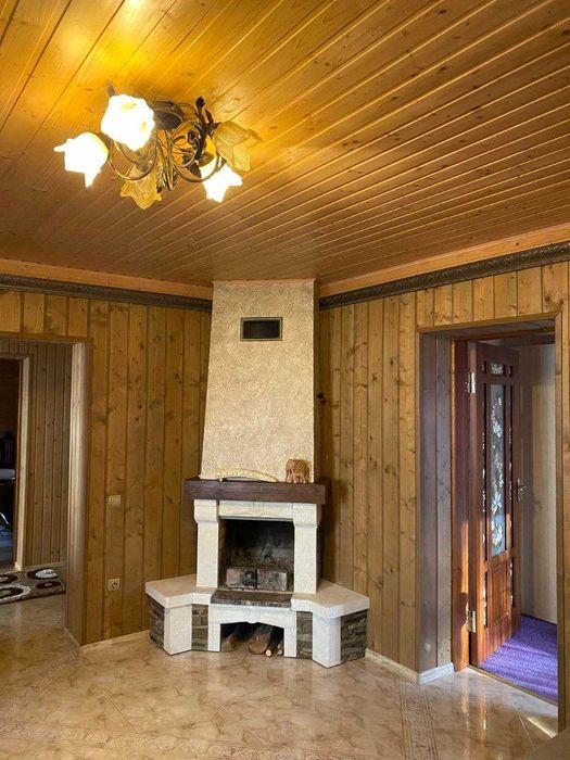 Продається 2-х поверховий, цегляний будинок, готовий до проживання.