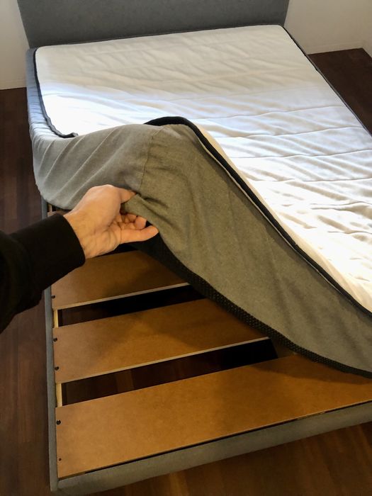 Cama e colchão ikea