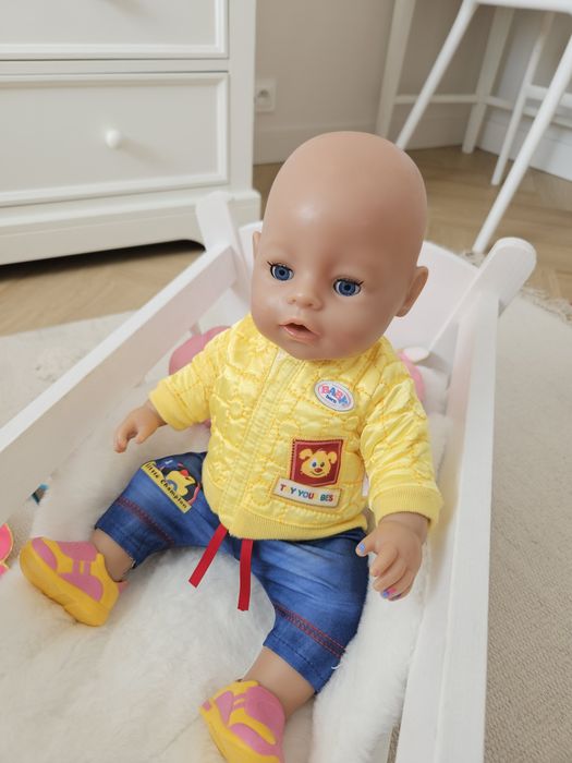 Lalka Baby Born z kołyską drewnianą