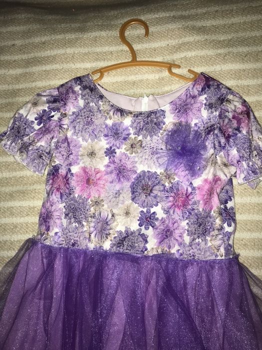 Нарядное платье для девочки 4-5 лет