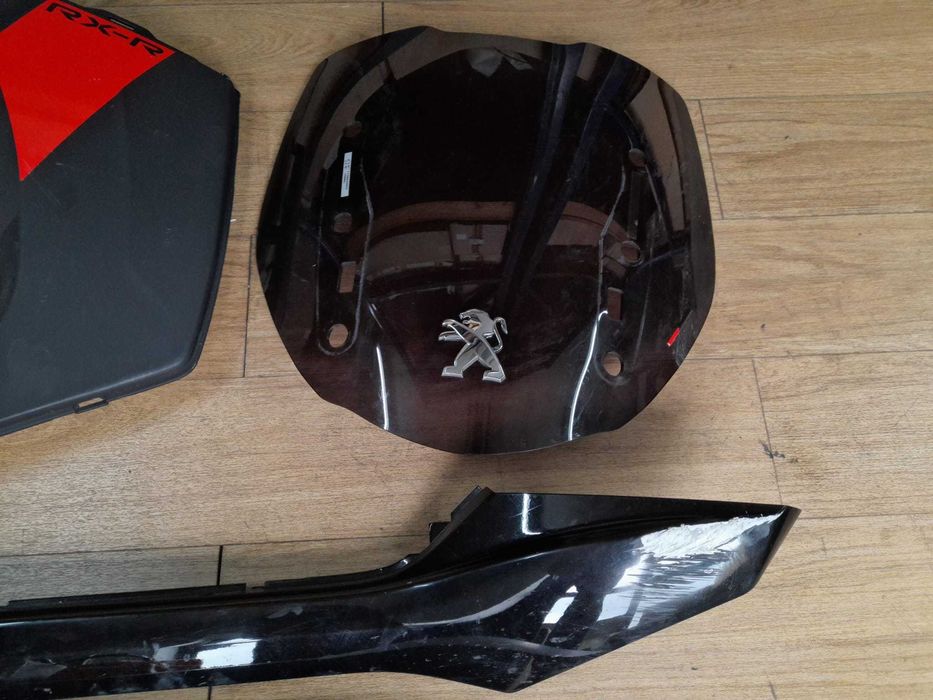 DIVERSO MATERIAL PARA PEUGEOT METROPOLIS 400