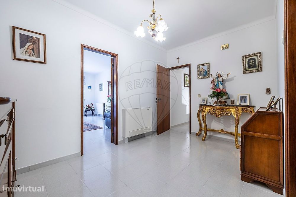 Moradia T4 para venda
