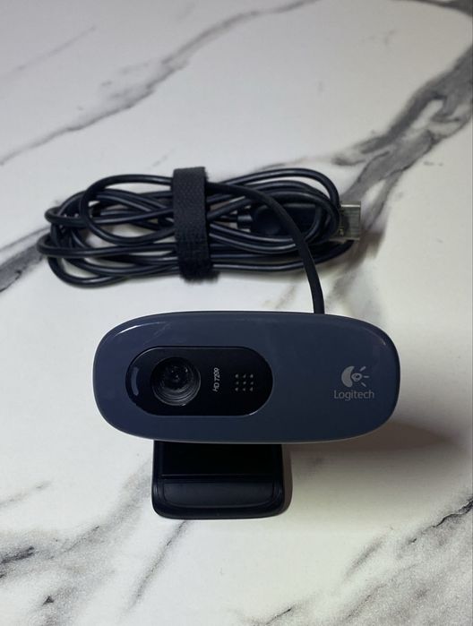 Веб-камера Logitech (HD 720p).